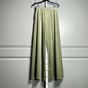 OFFLINE by Aerie Silky Sage wide leg Corduroy pants SZ S NWT